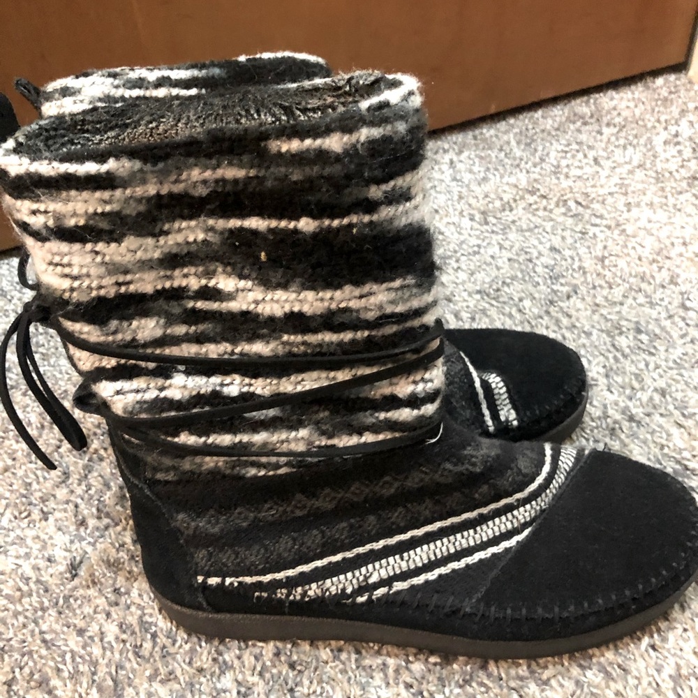 TOMS boots 7.5